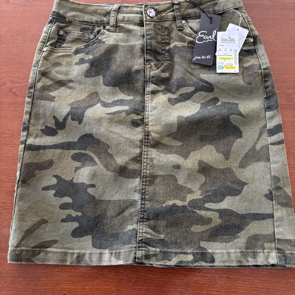 Earl Jeans Green and Brown Camouflage Pencil Skirt